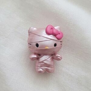 Hello Kitty Metallic Light Pink Mummy Figure with Bright Pink Bow